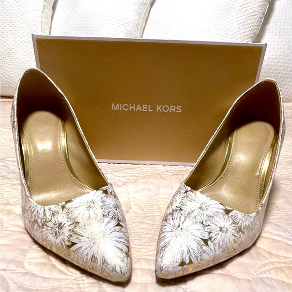 Michael Kors Daisy Pumps size 7.5 - Picture 1 of 6